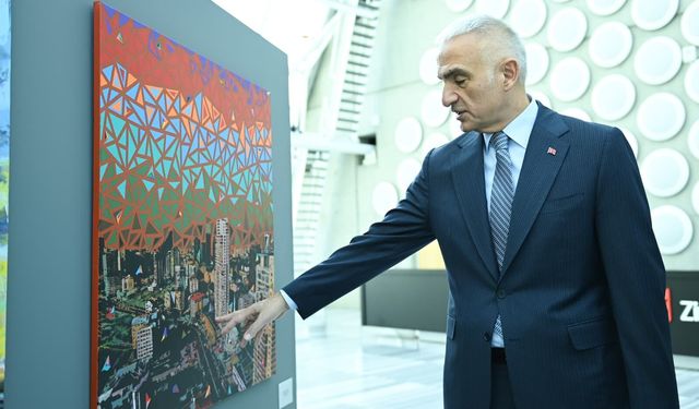 Bakan Ersoy 'Başkent Ankara' sergisini ziyaret etti