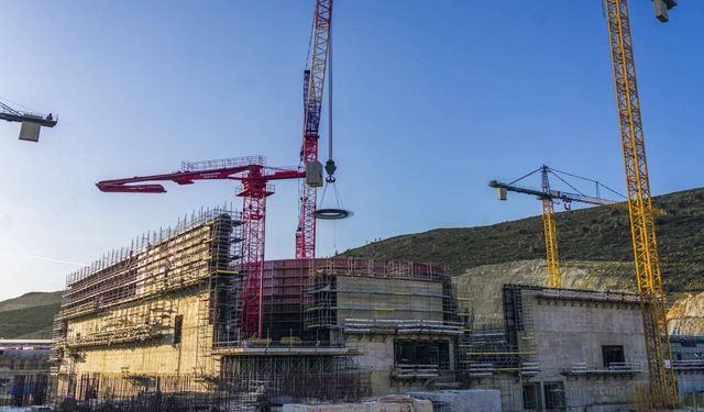 Akkuyu'da kritik yapısal bileşen monte edildi