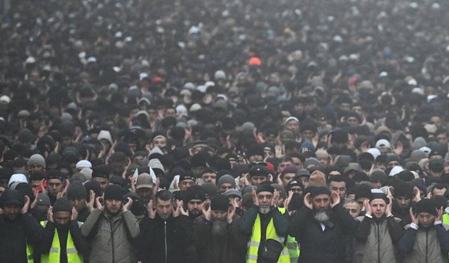 Rusya'da binlerce Müslüman bayram namazında buluştu