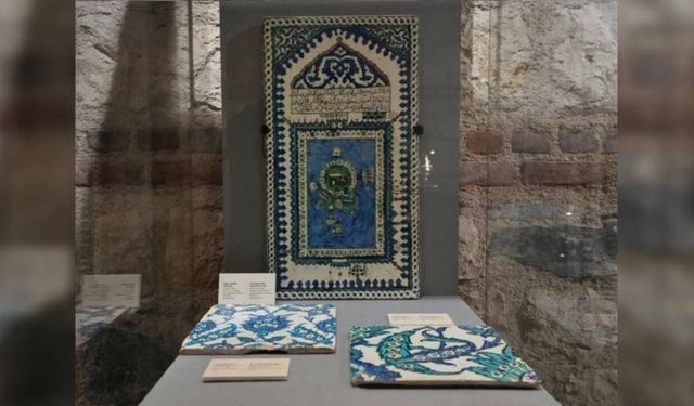 Çalınan 16’ncı yüzyıllık iki çini Türkiye'ye iade edildi