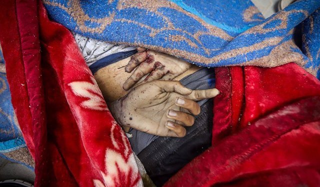 İsrail ateşkese rağmen Gazze'ye saldırılarını sürdürüyor