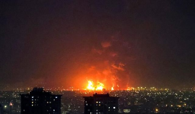 İran'da 206 öğrenci ve öğretmen katledildi