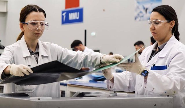 Türk kadınından KAAN'a imza