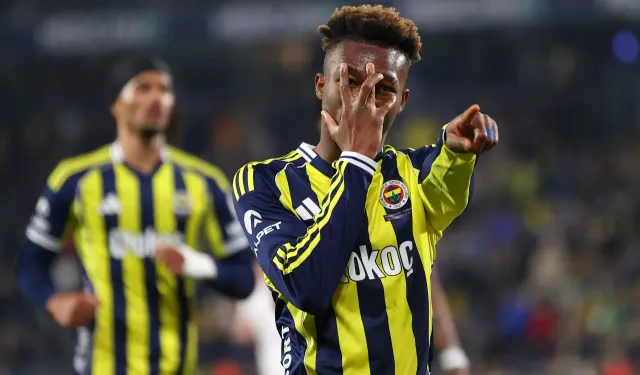 Fenerbahçe yıldızlarıyla Kadıköy'de şov yaptı!