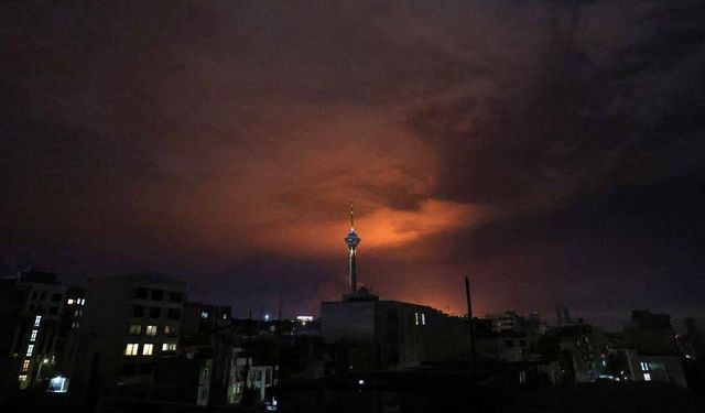 Tahran'da patlama sesleri