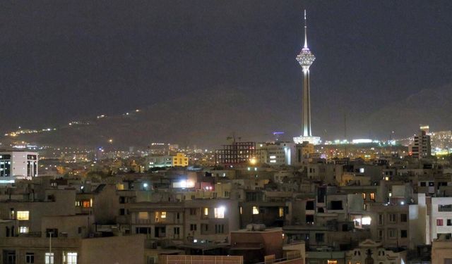 Tahran'a zehirli yağmur yağıyor