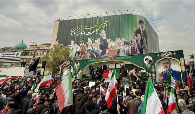 Öldürülen İranlı komutanlar için Tahran’da cenaze töreni düzenlendi