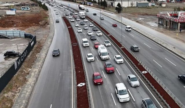 Ramazan Bayramı tatilinde gümrük kapılarından 323 bin yolcu giriş-çıkış yaptı