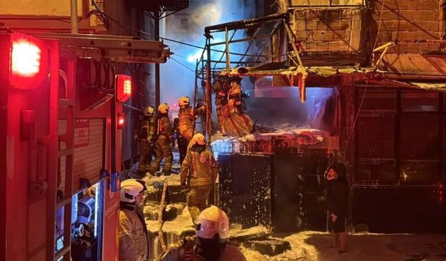 Bahçelievler'de depoda yangın