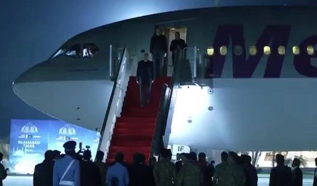 ABD ile müzakereleri yürütecek İran heyeti İslamabad’a ulaştı