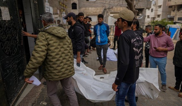 İsrail'in ateşkese rağmen Gazze'ye düzenlediği saldırıda 3 Filistinli hayatını kaybetti