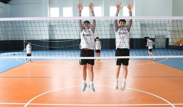 Ortaokul öğrencileri selin vurduğu Bozkurt'a şampiyonluk sevinci yaşattı