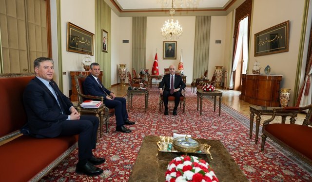 Numan Kurtulmuş, CHP Genel Başkanı Özel'i kabul etti