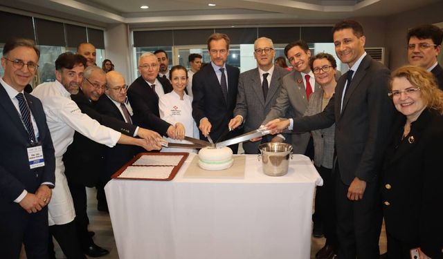 Büyükelçiler mutfakta buluştu