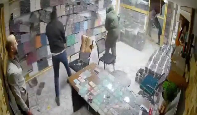 Yahudi işgalciler Filistinli esnafa saldırdı