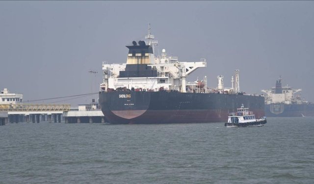 İran basını: Hürmüz Boğazı’ndan bir tanker gemisi daha geçti