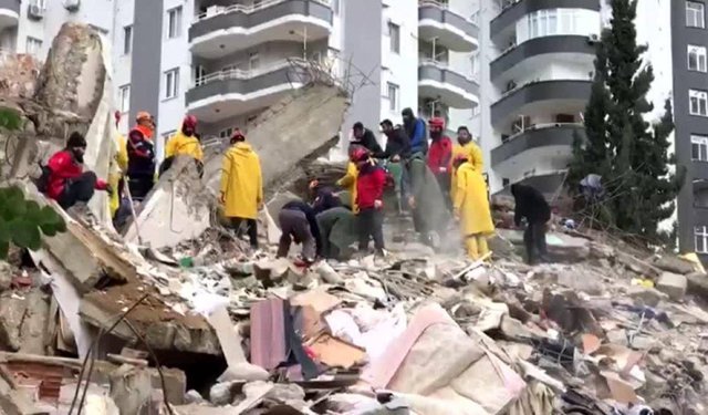 Depremde yıkılan apartmanın firari müteahhidi Tayland'da yakalandı