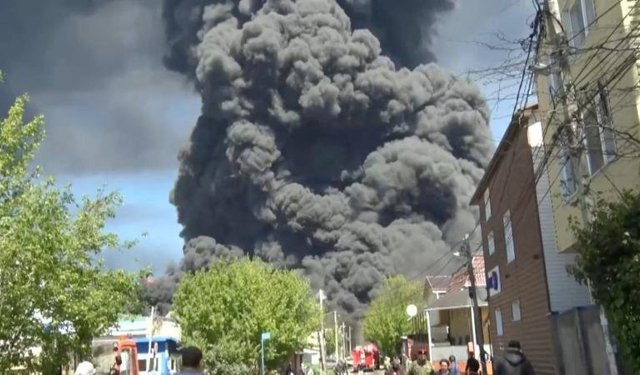 Rusya'da petrol rafinerisinde yangın