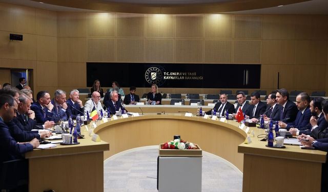 Bakan Bayraktar, Türkiye'nin enerji vizyonunu Belçikalı şirket temsilcileriyle paylaştı: