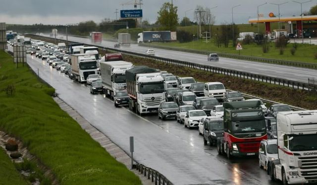 Anadolu Otoyolu'nda bayram tatili yoğunluğu