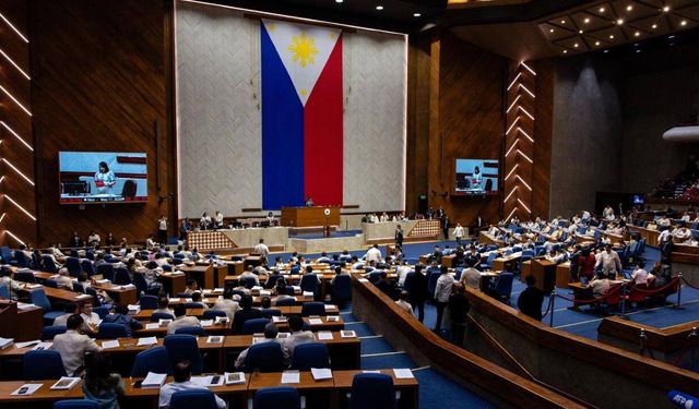Filipinler Senatosu’nda silah sesleri