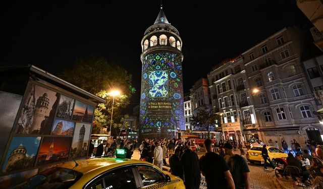 Galata Kulesi'nde kültürel miras için farkındalık gösterisi