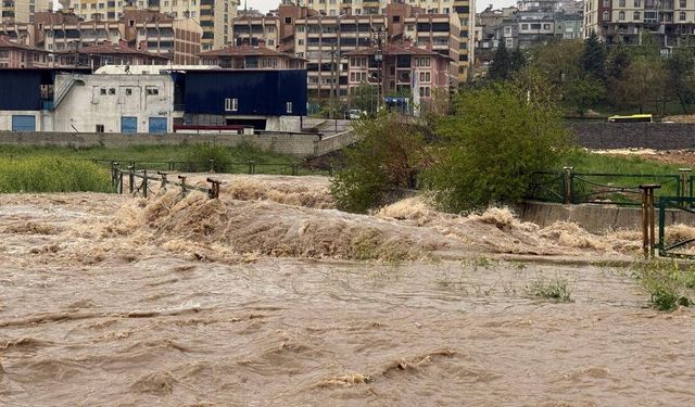 Türkiye'de nisanda 148 şiddetli meteorolojik olay meydana geldi
