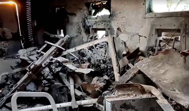 Pakistan'da düzenlenen intihar saldırısında 12 polis hayatını kaybetti