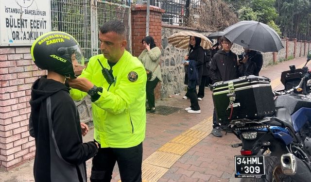 Bahçelievler Belediyesi, LGS sınavına giren öğrencileri okullarına yetiştirdi