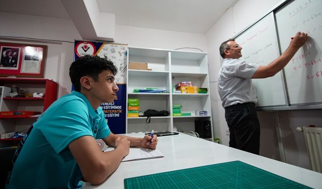 Matematik milli takımına seçilen İzmirli lise öğrencisi Romanya'da yarışacak