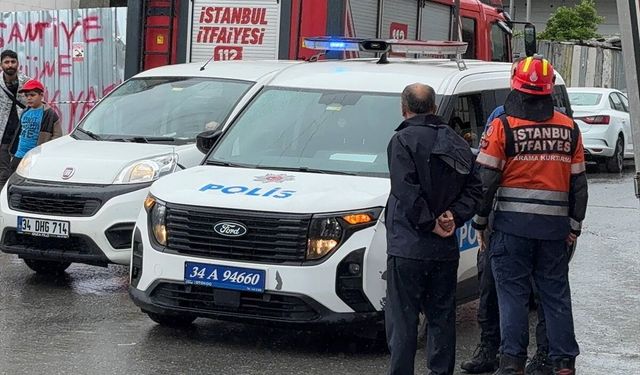 Sancaktepe'de inşaat alanında kısmi toprak kayması meydana geldi