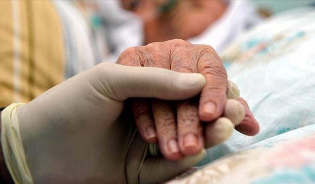 Evde bakım yardımı ödemeleri hesaplara yatırılmaya başlandı