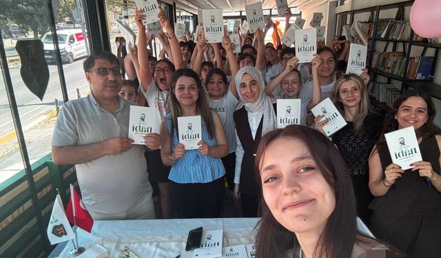 Milat Gazetesi yazarı eğitimci Eyyüp Azlal, Tarih Koleji öğrencileriyle buluştu
