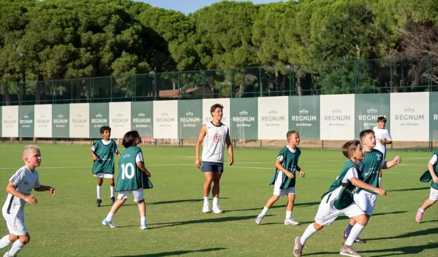 Arda Güler Antalya'da çocuklarla antrenman yaptı