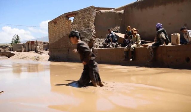Afganistan'da ani seller nedeniyle 20 kişi hayatını kaybetti
