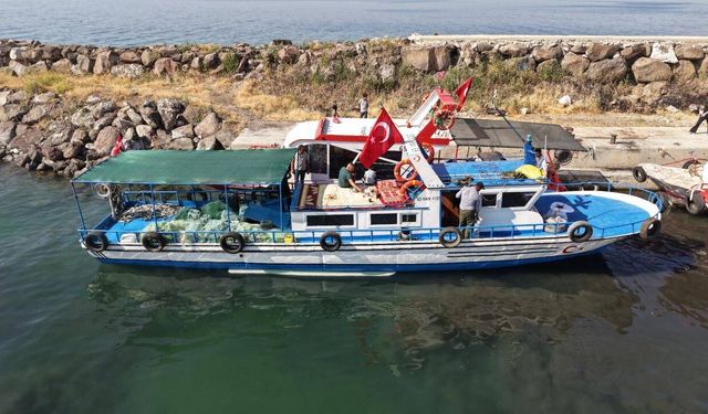 Van Gölü'nde inci kefali avı başladı