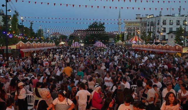Fatih Belediyesi Nostalji Günleriyle Geçmişi Bugünle Buluşturuyor