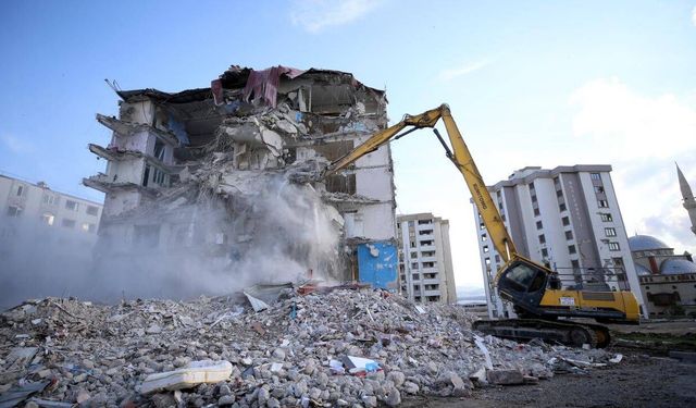 Yüksek binaların yıkımıyla ilgili yeni kurallar geldi