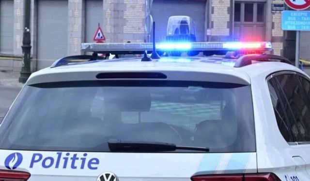 Brüksel'de polis merkezine silahlı saldırı