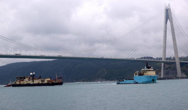 İstanbul ve Çanakkale boğazlarından 6 ayda 40 bin gemi geçti