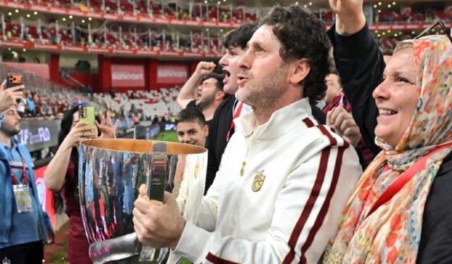 Fatih Tekke'nin eşinden olay yaratacak Salah paylaşımı