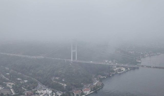 İstanbul Boğazı'nı yoğun sis kapladı