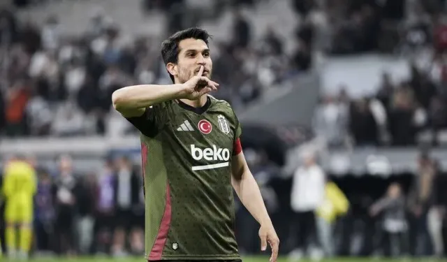 Necip Uysal futbolu bırakıyor