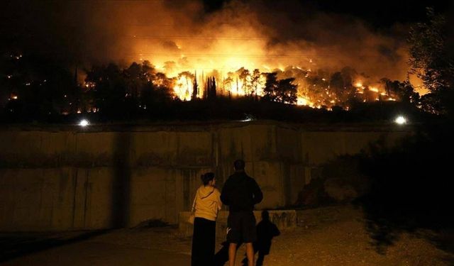 Yunanistan'da orman yangınları sürüyor