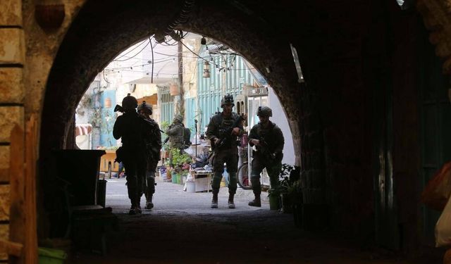 İşgalci İsrail, Batı Şeria'yı tamamen kapattı