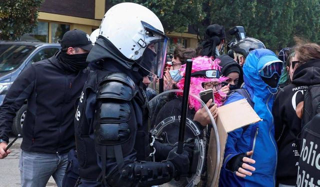 Brüksel'deki öğrenci gösterilerinde polis şiddeti iddialarına ilişkin 26 şikayet