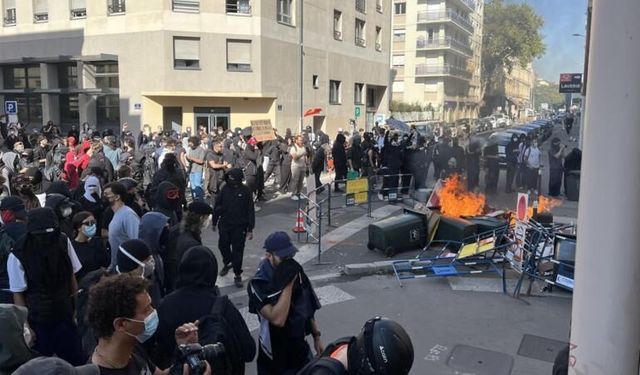 Fransa'da eğitime ara verildi