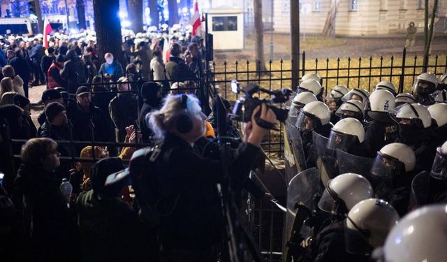 Polonya'da Anayasa Mahkemesi krizi: Neler oldu?