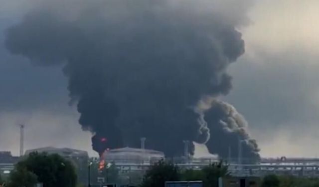 Ukrayna Rusya'nın petrol rafinerisini vurdu