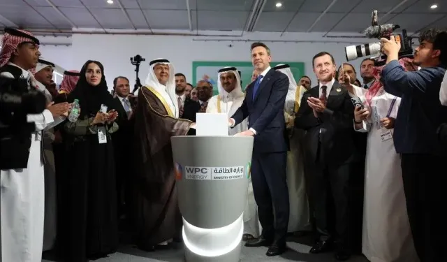 Bakan Bayraktar Riyad'da